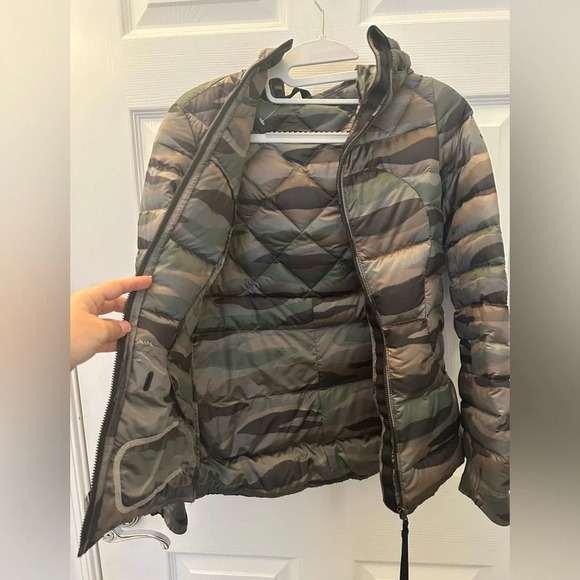 ! Lululemon Fluffin Awesome Jacket
Coast Camo Butter Pink Multi - Picture 6 of 10